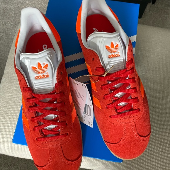 Adidas Gazelle Women’s Size 8 Red & Solar Orange Shoes NWT - Picture 10 of 11